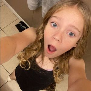 Meet your Posher, Ava